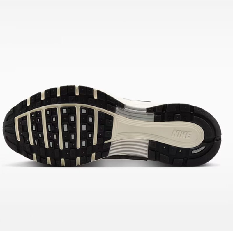 NIKE P600