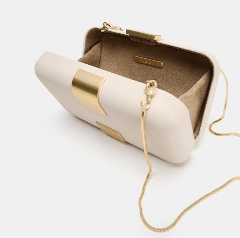 METALIC DETAIL CLUTCH