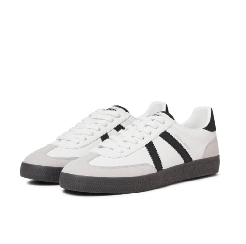 Trainers -White / Black