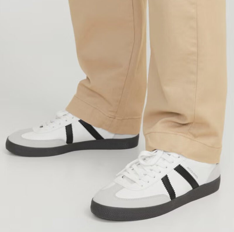 Trainers -White / Black